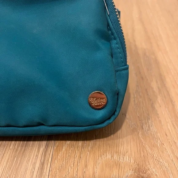 THE DARLING EFFECT Teal “All You Need” Belt Bag - Picture 2 of 4